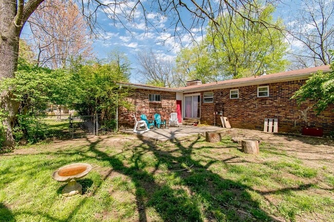 Photo - Updated and Spacious 4 Bedroom Home Near UofA! AVAILABLE IN JULY!!