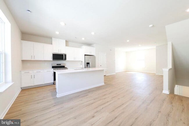 Photo - 23 Clementon Rd W