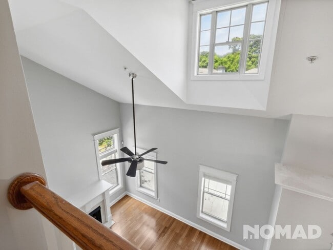 Photo - 655 Mead St SE