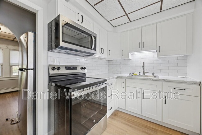 Building Photo - 420 Glenwood Ave Unit 2A