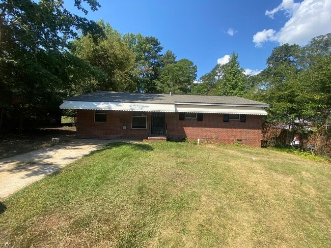 Building Photo - **AVAILABE NOW**3 Bedroom / 1 Bathroom Hom... Rental