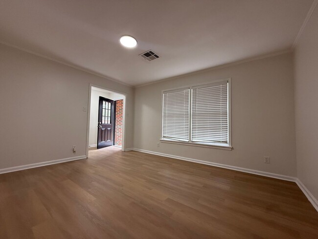 Photo - FOR RENT – NEWLY REMODELED