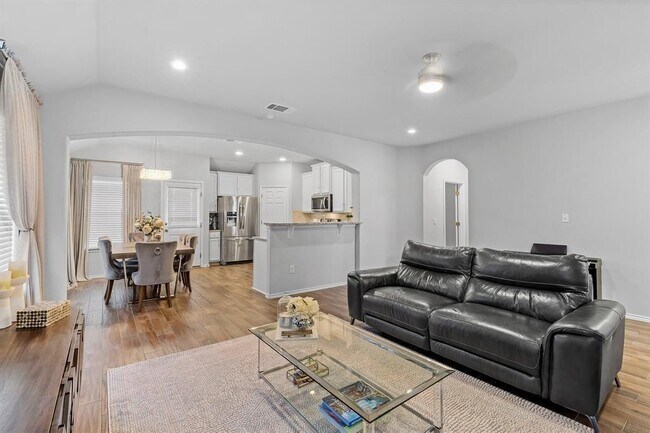 Photo - 235 Limerick Rd