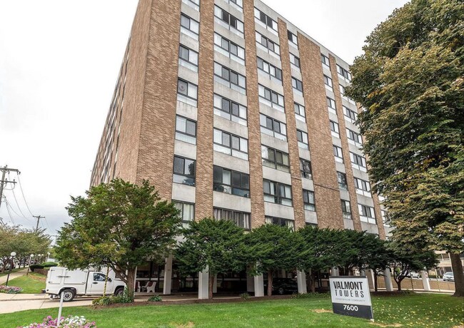 Photo - 7800 Roosevelt Blvd Unidad Valmont Towers Rental