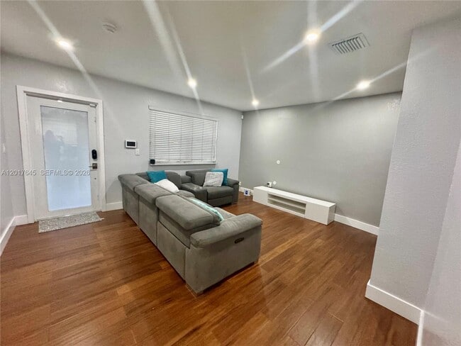 Photo - 3010 N 73rd Ave