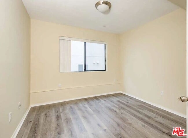 Photo - 6815 Baird Ave Unidad 2