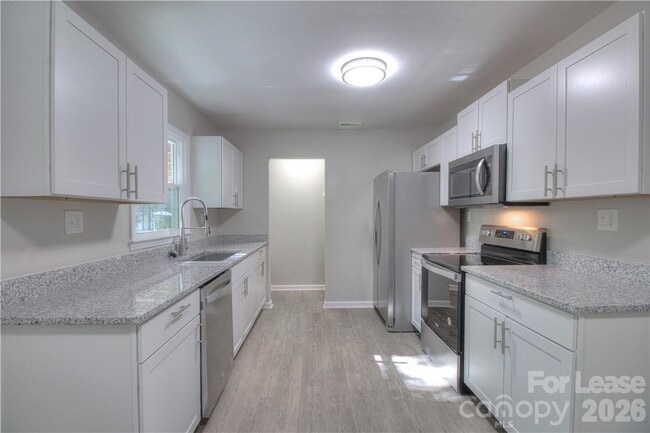 Photo - 1300 Sharon Dr