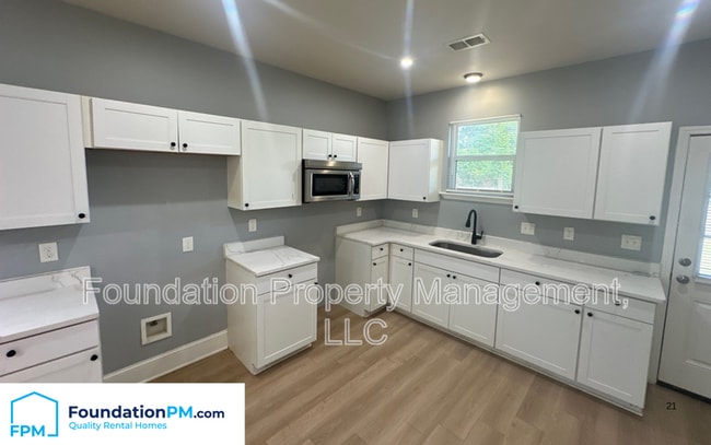 Photo - 910 Dickinson St