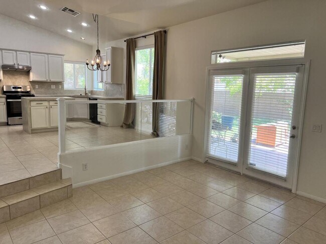 Photo - 11736 Hugana Pl