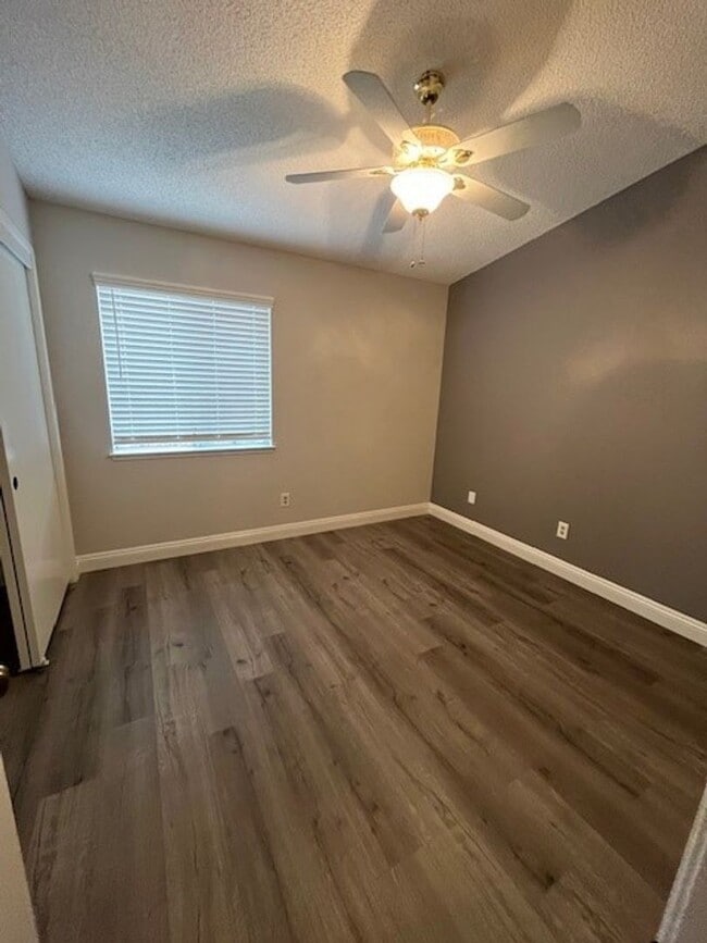 Photo - 8621 Willow Spring Ct