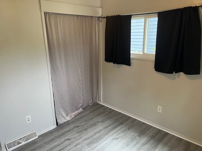 5818 W Washington St Unidad 5818 W. Washington St. West Allis WI 53214