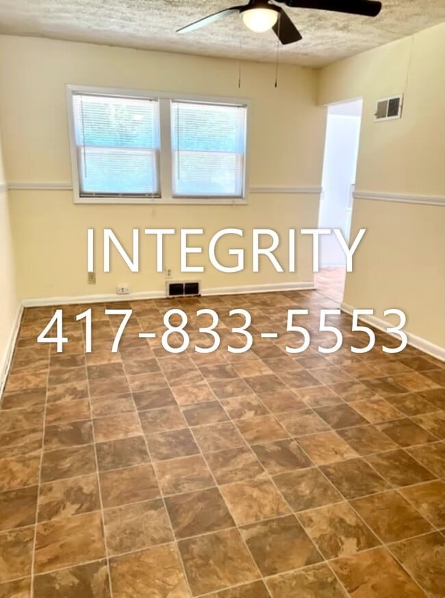 Photo - 1537 N Kentwood Ave