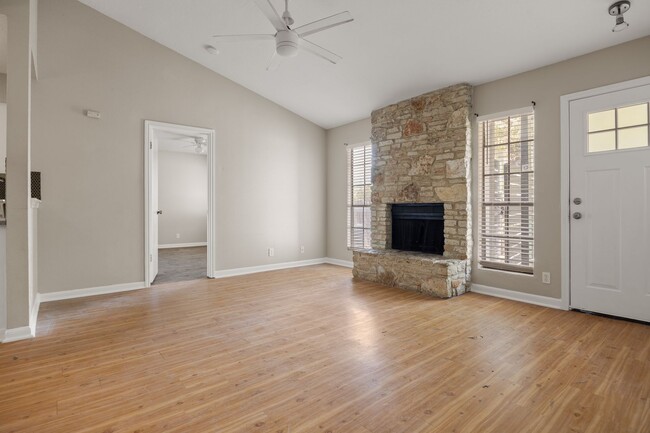 Photo - 1905 Margalene Way