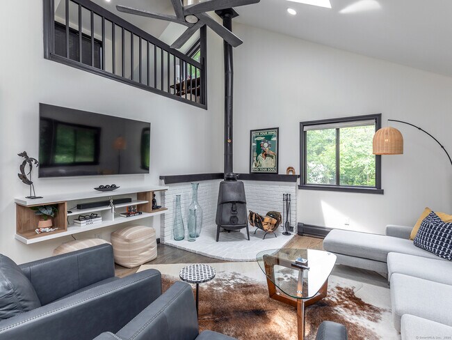 Photo - 3 Burnett Rd