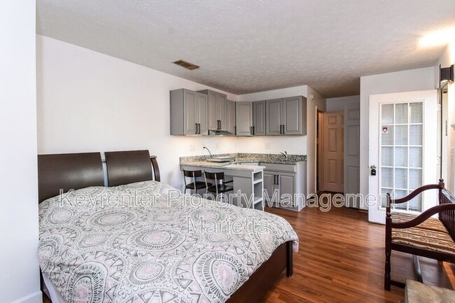 Photo - 1312 Brandl Dr SW