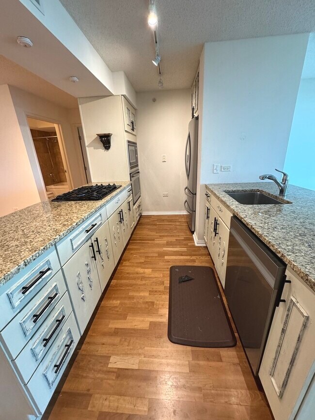Photo - 9725 Woods Dr Unit 1203