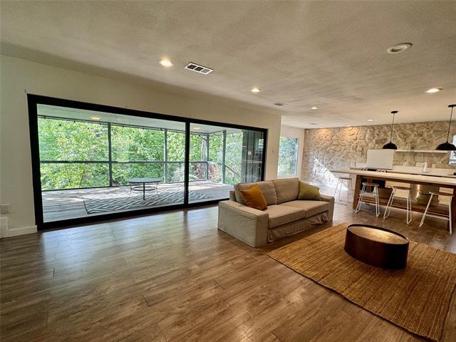 Photo - 211 Mill Creek Dr