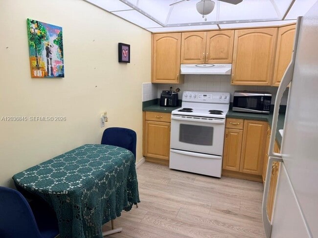 Photo - 1400 St Charles Pl Unidad 701
