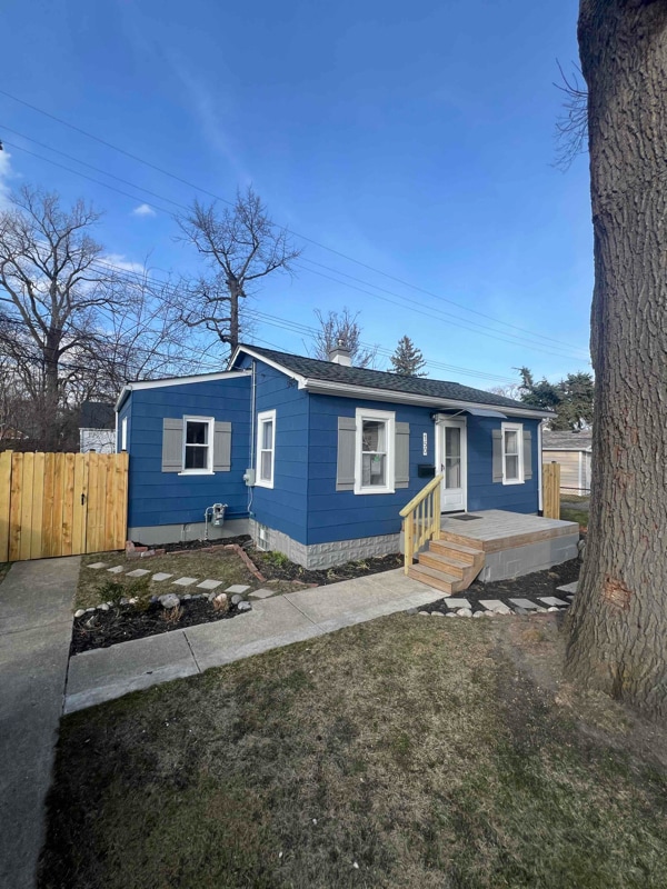 Photo - 150 W Harry Ave