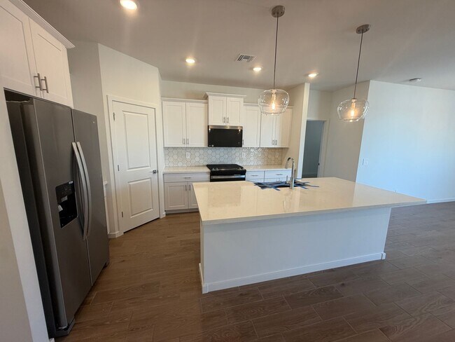 15804 W Cottontail Ln