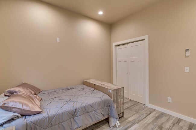 Photo - Fully furnished 3 bed 3 bath unit in Cap H...