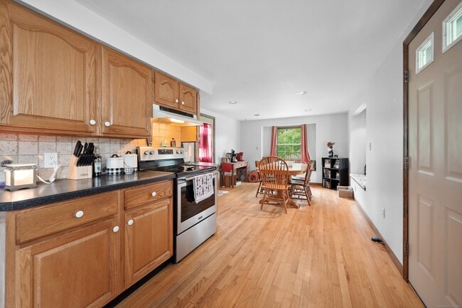 Photo - 136 Reynolds Bridge Rd