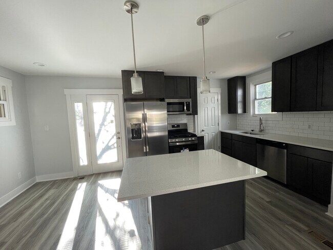 Photo - 177 Amabell St