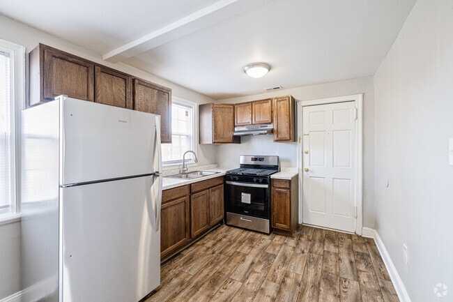2BR, 1BA - 783SF - Kitchen