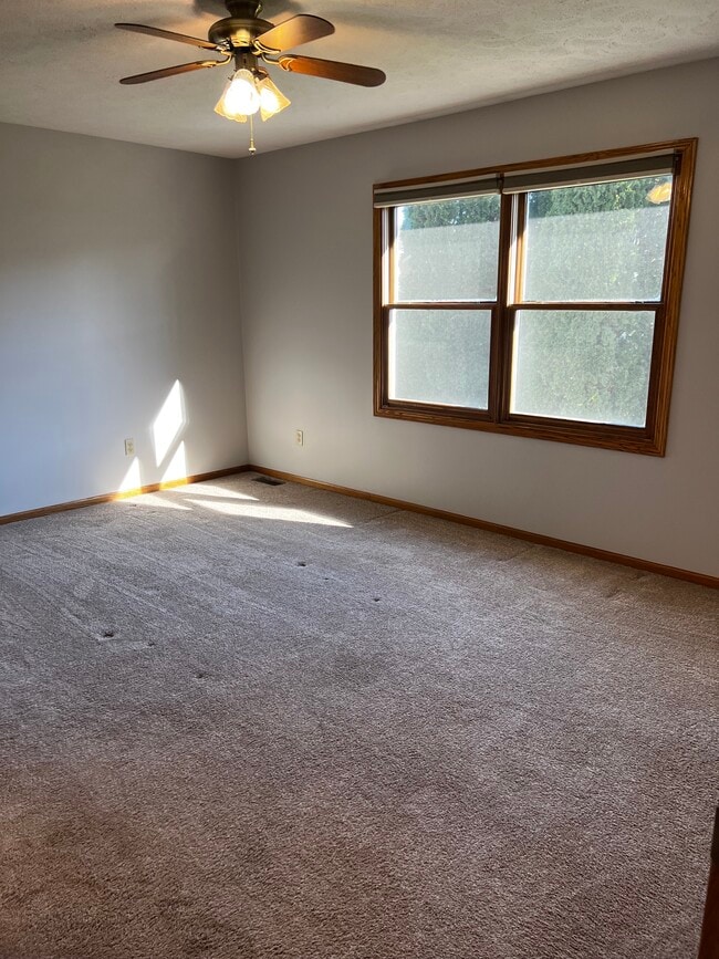 Photo - 1129 Golf Ct Townhome