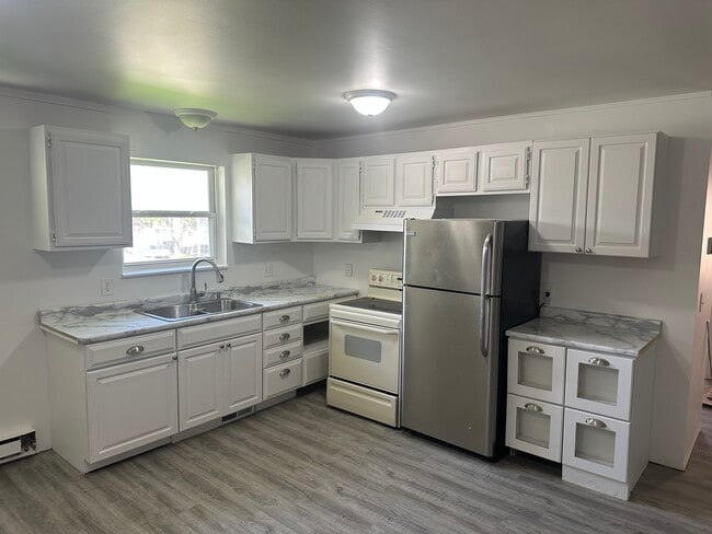 Building Photo - 4476 3rd St Unit C