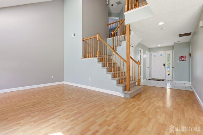 50 Glen Oaks Ct