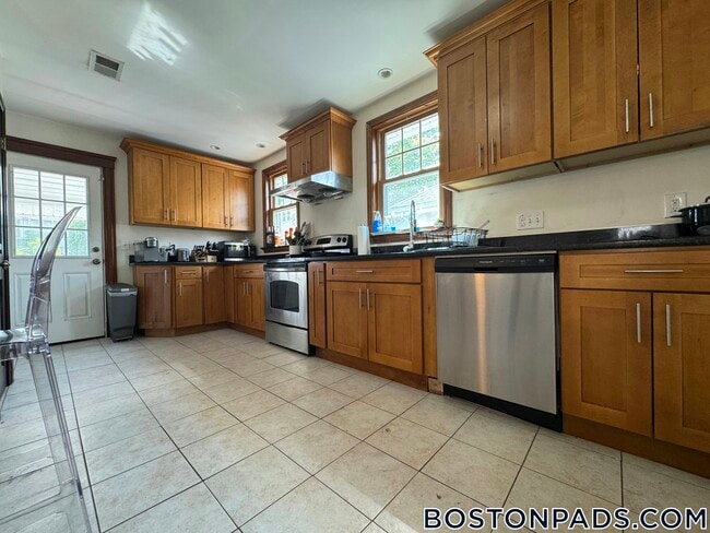 Photo - 138 Nonantum St