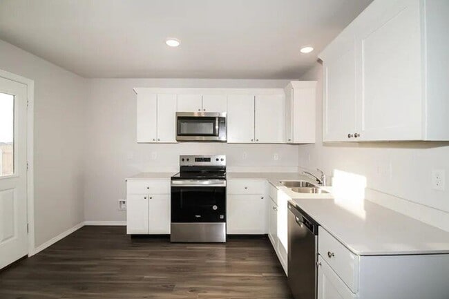 Photo - 2408 Rosewood Ln