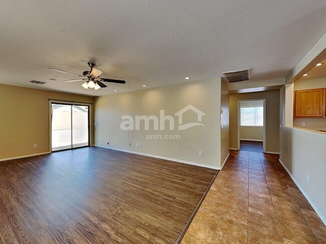 Photo - 10406 W Miami St