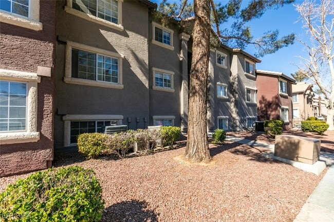Building Photo - 2750 S Durango Dr Unit 2012