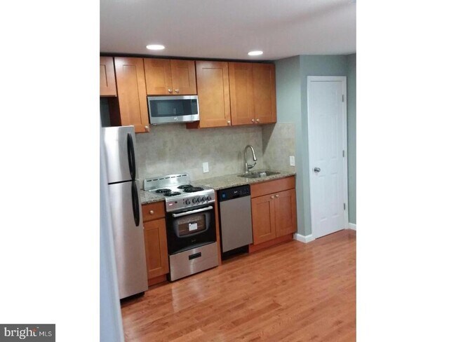 Photo - 337 Christian St