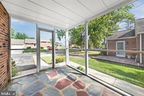 Photo - 504 Sharpley Ln