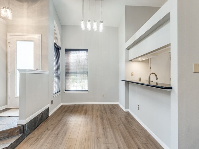 Photo - 39 N Lakeridge Cir