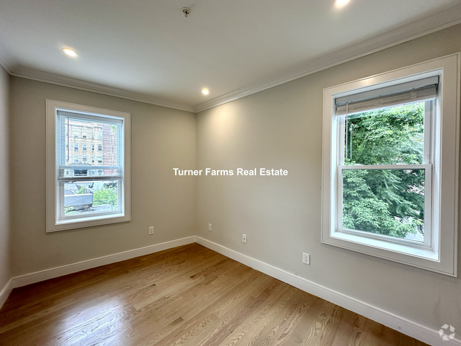 Building Photo - 162 Allston St Rental
