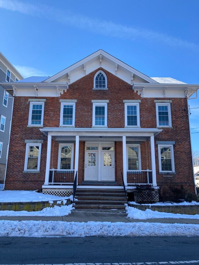 Photo - 24 Veterans Memorial Dr E Unidad Apt. 2