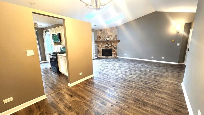 Photo - 1522 Commodore Ct Unit 6