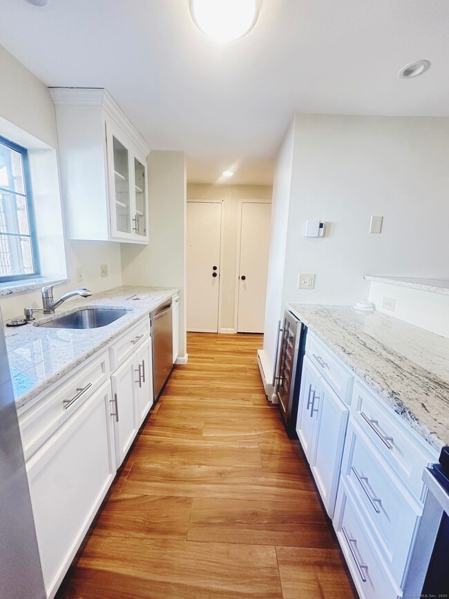 Photo - 183 Loomis Dr Unit APT 104