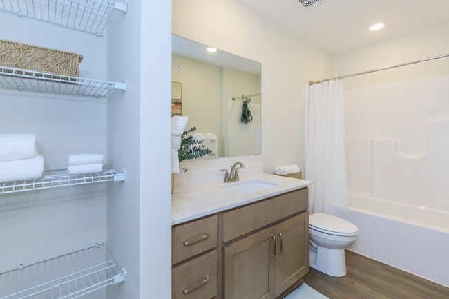 Orchard Park Apartments Bath