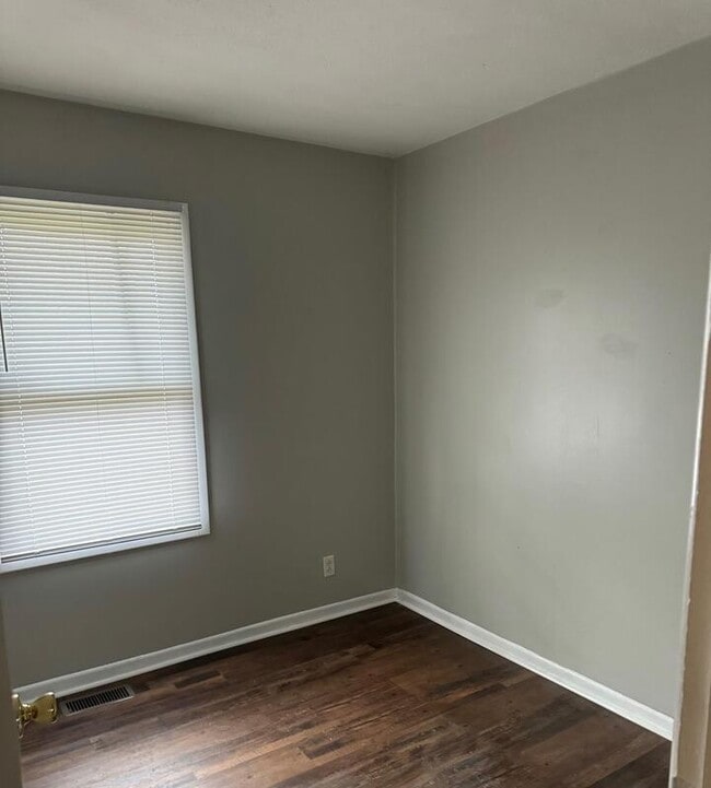 Photo - 3226 Wellington Ave