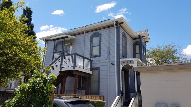 EmoR - EmoR Apartment Unit 3