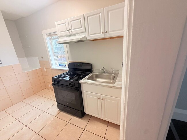 Photo - 77 Bailey St Unit Apt 3