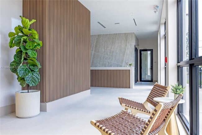 Photo - 21850 Old Dixie Hwy Unidad 001