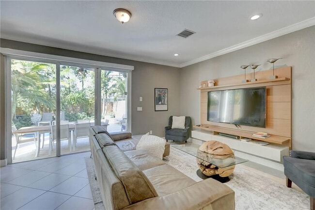 Photo - 1109 NE 16th Ave