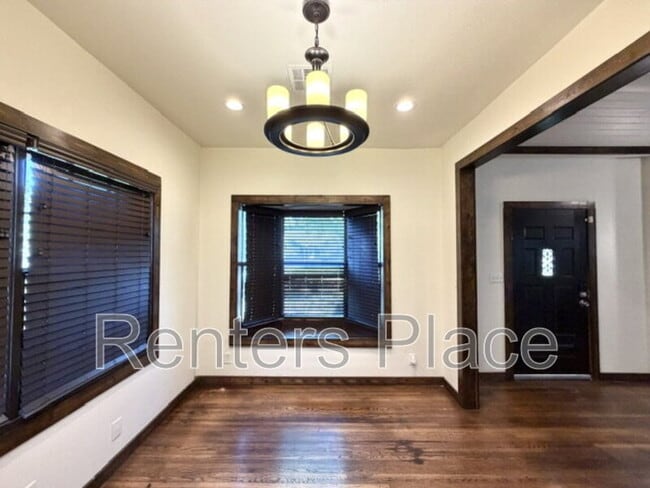 Photo - 2808 E 1st St S
