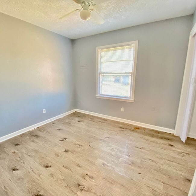 Photo - Handyman Special $0 First Month's Rent / “You fix, you SAVE BIG!!” Contact Mayshell for details: ...